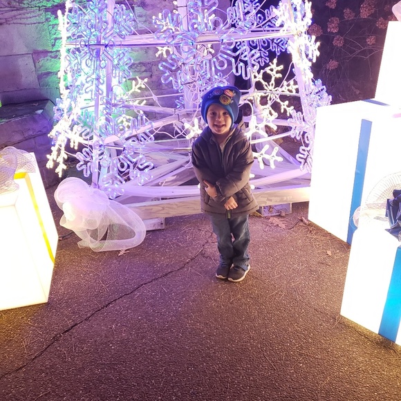 Meet your Posher, Sara - Picture 2 of 2